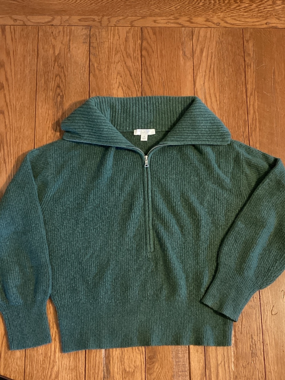 Ann Taylor Weekend green half zip cowl neck sweater. Women’s size medium